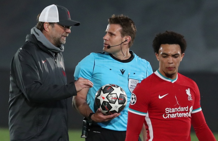 维尼修斯伤停补时绝杀 巴西世界杯外围赛力挫哥伦比亚